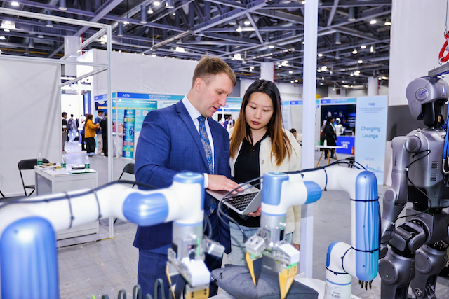 IROS 2025展示三大突破