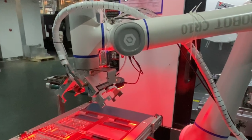 越疆,CR12 協(xié)作機器人,焊接協(xié)作機器人、復合機器人 CNC 上下料